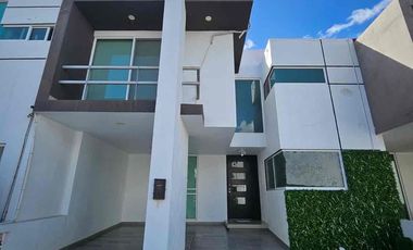 Se vende casa en Fracc Santa Monica