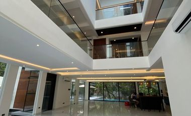 6-br House in Ayala Alabang