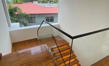 6-br House in Ayala Alabang
