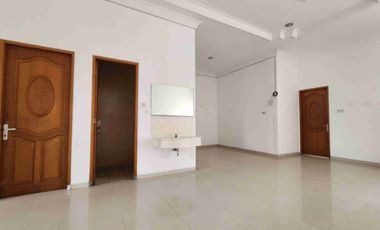 rumah 2 lantai darmo permai besar bersih terawat dekat hr muhamand dan mayjen