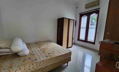 rumah 2 lantai darmo permai besar bersih terawat dekat hr muhamand dan mayjen