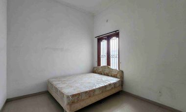 rumah 2 lantai darmo permai besar bersih terawat dekat hr muhamand dan mayjen