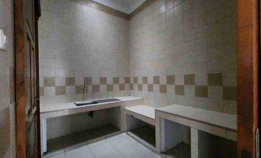 rumah 2 lantai darmo permai besar bersih terawat dekat hr muhamand dan mayjen