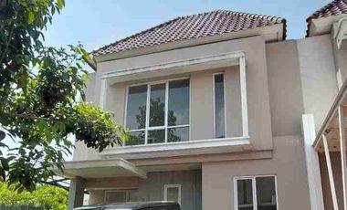 Rumah Hoek di Latigo Village, Gading Serpong