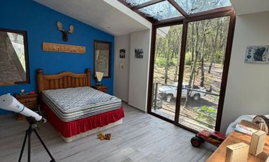 EXTRAORDINARIA CASA EN MEDIO DE LA NATURALEZA EN FRACCIONAMIENTO