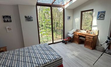 EXTRAORDINARIA CASA EN MEDIO DE LA NATURALEZA EN FRACCIONAMIENTO