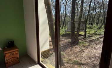 EXTRAORDINARIA CASA EN MEDIO DE LA NATURALEZA EN FRACCIONAMIENTO