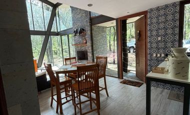 EXTRAORDINARIA CASA EN MEDIO DE LA NATURALEZA EN FRACCIONAMIENTO