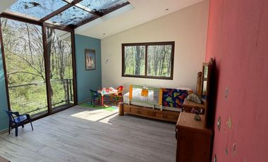 EXTRAORDINARIA CASA EN MEDIO DE LA NATURALEZA EN FRACCIONAMIENTO