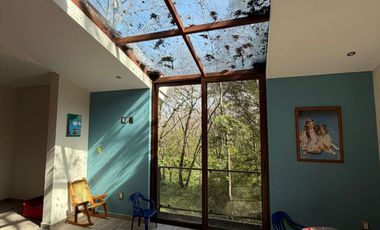 EXTRAORDINARIA CASA EN MEDIO DE LA NATURALEZA EN FRACCIONAMIENTO