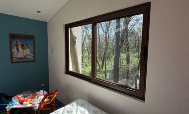 EXTRAORDINARIA CASA EN MEDIO DE LA NATURALEZA EN FRACCIONAMIENTO