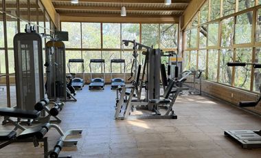 EXTRAORDINARIA CASA EN MEDIO DE LA NATURALEZA EN FRACCIONAMIENTO