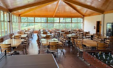 EXTRAORDINARIA CASA EN MEDIO DE LA NATURALEZA EN FRACCIONAMIENTO