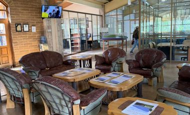 EXTRAORDINARIA CASA EN MEDIO DE LA NATURALEZA EN FRACCIONAMIENTO