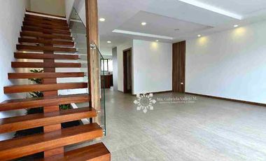 SE VENDE - ESPECTACULAR CASA, POR ESTRENAR, EN AV. ORDOÑEZ LASSO.