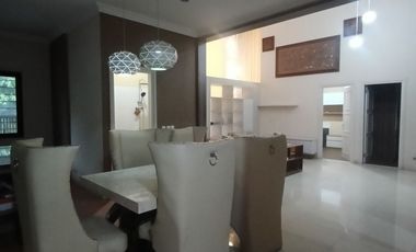 Jual Rumah ada PRIVATE POOL KOLAM RENANG tanah LUAS MURAH di setraduta setra duta Pasteur Bandung