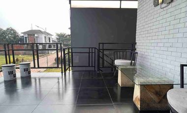 Rumah sejuk 3 Lantai Full Furnish Cluster Ekslusif dengan Kolam Renang dan View Spektakuler Pegunungan BNR