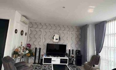 Rumah sejuk 3 Lantai Full Furnish Cluster Ekslusif dengan Kolam Renang dan View Spektakuler Pegunungan BNR