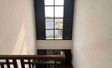 Rumah sejuk 3 Lantai Full Furnish Cluster Ekslusif dengan Kolam Renang dan View Spektakuler Pegunungan BNR