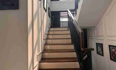 Rumah sejuk 3 Lantai Full Furnish Cluster Ekslusif dengan Kolam Renang dan View Spektakuler Pegunungan BNR