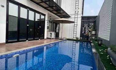 Rumah sejuk 3 Lantai Full Furnish Cluster Ekslusif dengan Kolam Renang dan View Spektakuler Pegunungan BNR