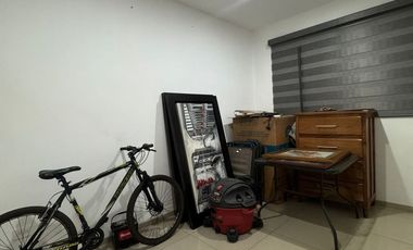 AMPLIA CASA SEMINUEVA EN BOSQUES CEDROS, ZONA BOSQUES DE SANTA ANITA, FRACCIONAMIENTO CON ALBERCA, ÁREAS VERDES Y TERRAZA DE EVENTOS