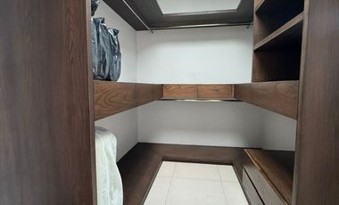 AMPLIA CASA SEMINUEVA EN BOSQUES CEDROS, ZONA BOSQUES DE SANTA ANITA, FRACCIONAMIENTO CON ALBERCA, ÁREAS VERDES Y TERRAZA DE EVENTOS