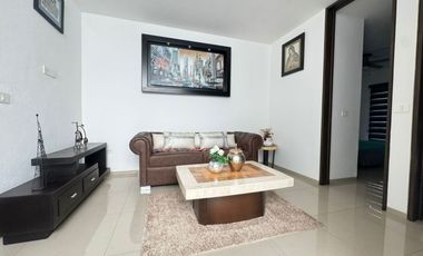 AMPLIA CASA SEMINUEVA EN BOSQUES CEDROS, ZONA BOSQUES DE SANTA ANITA, FRACCIONAMIENTO CON ALBERCA, ÁREAS VERDES Y TERRAZA DE EVENTOS