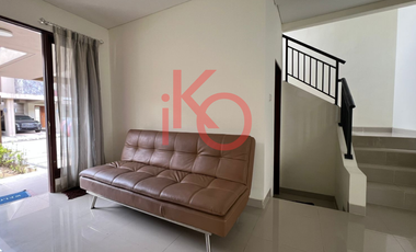 Di Jual Rumah 2 Lantai 4 Kamat Tidur Di orchad Park , Batam