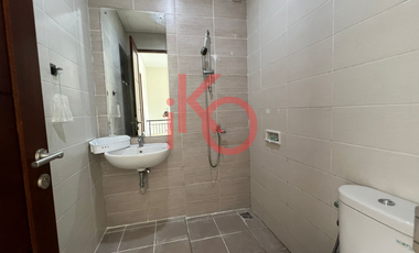 Di Jual Rumah 2 Lantai 4 Kamat Tidur Di orchad Park , Batam