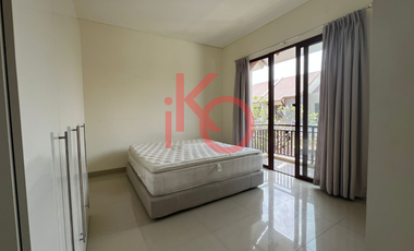 Di Jual Rumah 2 Lantai 4 Kamat Tidur Di orchad Park , Batam