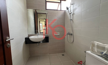 Di Jual Rumah 2 Lantai 4 Kamat Tidur Di orchad Park , Batam