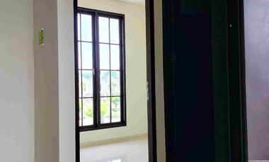 Rumah Siap huni 3 kamar tidur di Sidoarjo