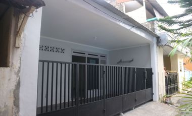 Disewakan rumah baru renovasi tidak berperabot di Duren Sawit Klender.
