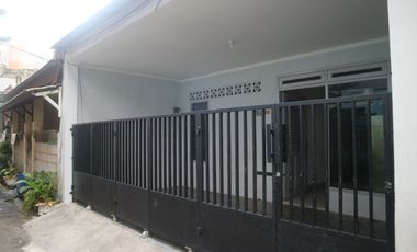 Disewakan rumah baru renovasi tidak berperabot di Duren Sawit Klender.