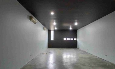 Disewa ruko 3 lt dengan mezzanine di cipete