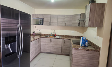 CASA TOTALMENTE AMUEBLADA EN QUINTA COLONIAL