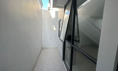 Affordable House Rental in Royal Residence Near Citraland Surabaya West Per Daily Weekly Monthly Cheap Room Under 500ribu