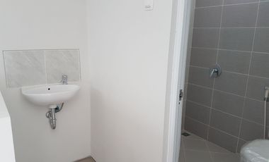 Affordable House Rental in Royal Residence Near Citraland Surabaya West Per Daily Weekly Monthly Cheap Room Under 500ribu