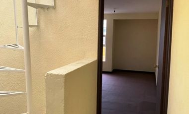 Casa de 3 niveles en Los Héroes Ixtapaluca, 4 rec., acepto créditos