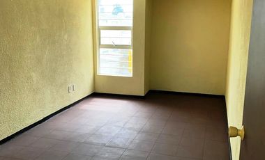 Casa de 3 niveles en Los Héroes Ixtapaluca, 4 rec., acepto créditos