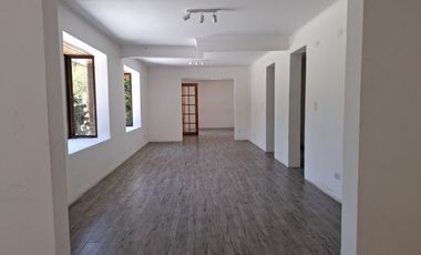 3.500 m2, con 58 metros de frente a carretera San Martin. Actualmente centro de eventos