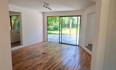 3.500 m2, con 58 metros de frente a carretera San Martin. Actualmente centro de eventos