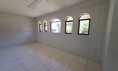 3.500 m2, con 58 metros de frente a carretera San Martin. Actualmente centro de eventos