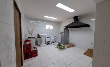 3.500 m2, con 58 metros de frente a carretera San Martin. Actualmente centro de eventos