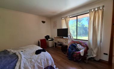 3.500 m2, con 58 metros de frente a carretera San Martin. Actualmente centro de eventos