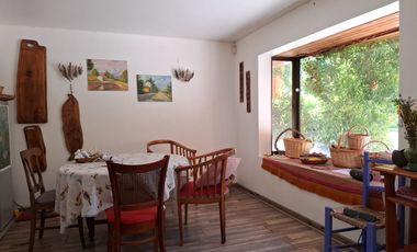 3.500 m2, con 58 metros de frente a carretera San Martin. Actualmente centro de eventos