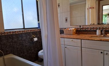 3.500 m2, con 58 metros de frente a carretera San Martin. Actualmente centro de eventos