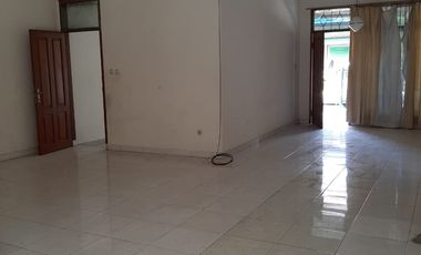 Rumah Lama Murah Dalam Komplek Dekat Srimahi Baru BKR Bandung