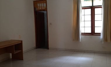 Rumah Lama Murah Dalam Komplek Dekat Srimahi Baru BKR Bandung